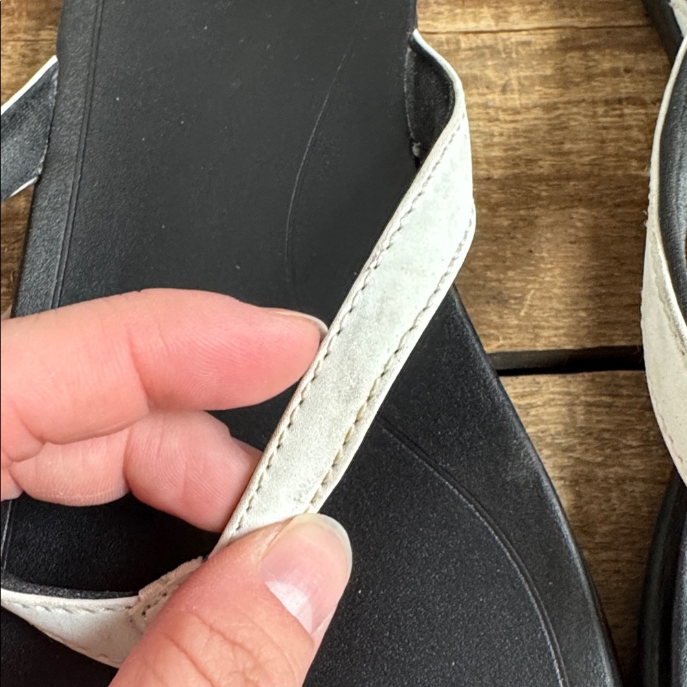 OluKai Ho Opio Flip Flop Black White Womens Shoe size 10 - Picture 3 of 5